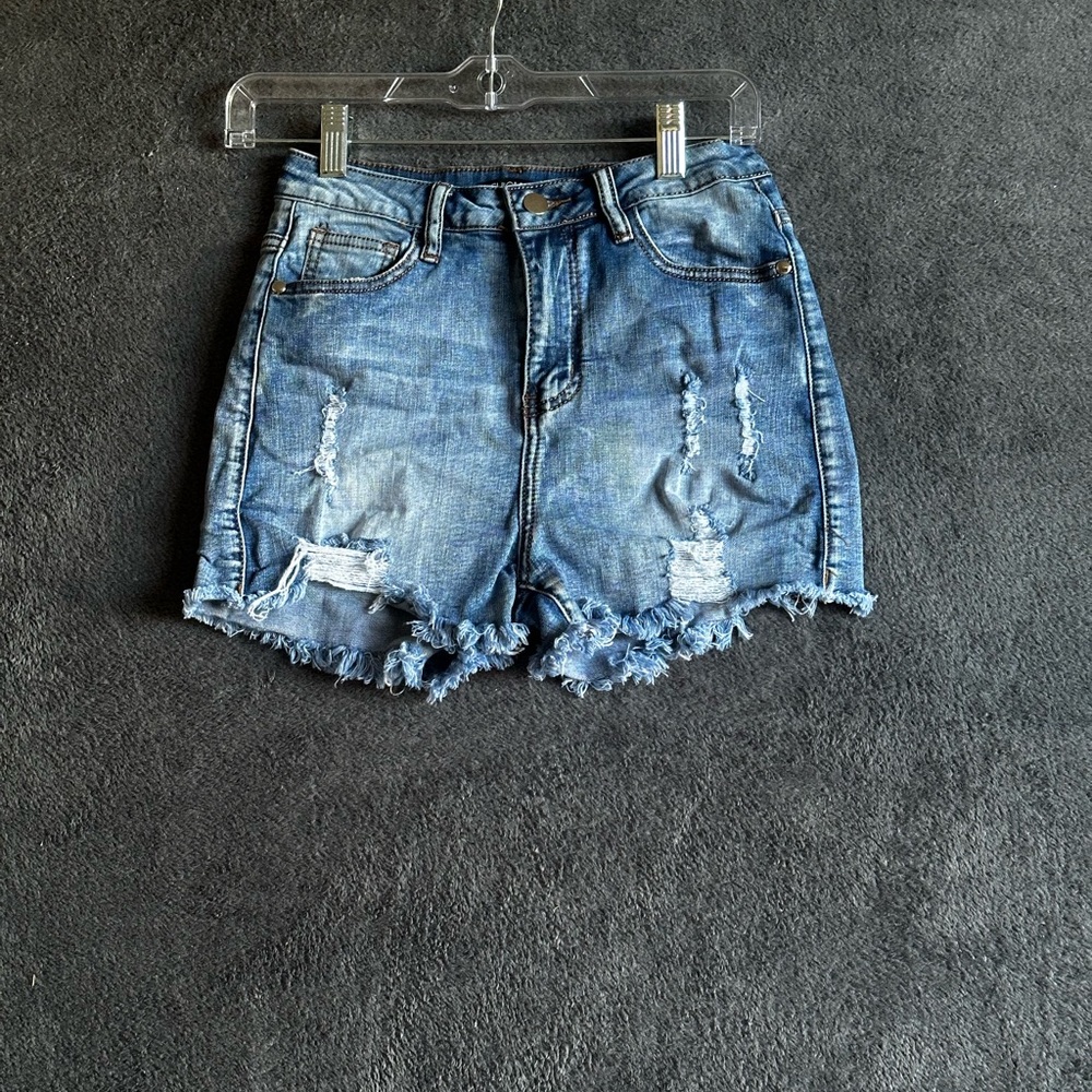FASHION NOVA WOMAS DISTRESSED DENIM SHORTS SZ MEDIUM 28 - Picture 11 of 15